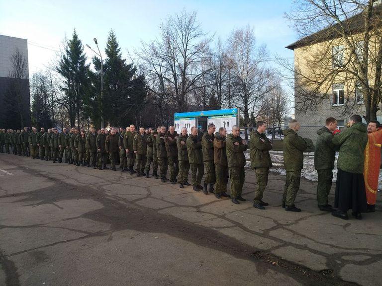 Причастие на пасхальной неделе в военной части в Наро-Фоминске. 2018 Причастие на пасхальной неделе в военной части в Наро-Фоминске. 2018