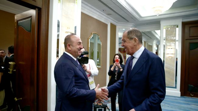 Министр иностранных дел РФ Сергей Лавров и министр иностранных дел Турции Мевлют Чавушоглу. Архивное фото