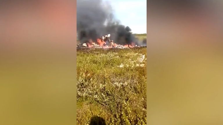 Кадры с места крушения вертолета Ми-8 в Красноярском крае Кадры с места крушения вертолета Ми-8 в Красноярском крае