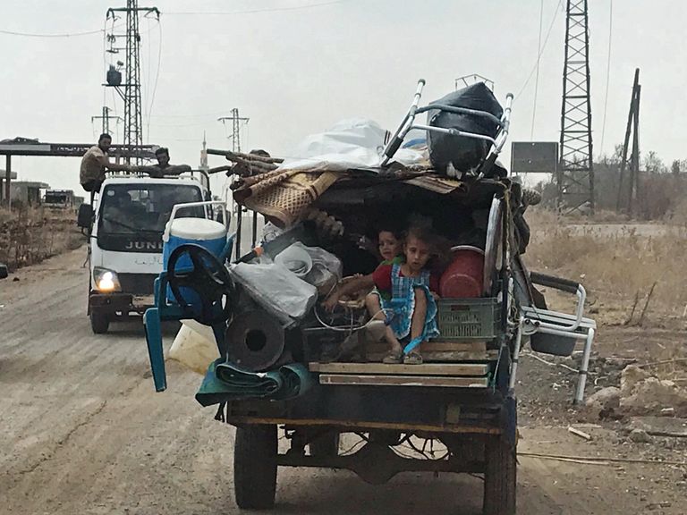 Дети в автомобиле на юго-западе сирийской провинции Дераа Дети в автомобиле на юго-западе сирийской провинции Дераа