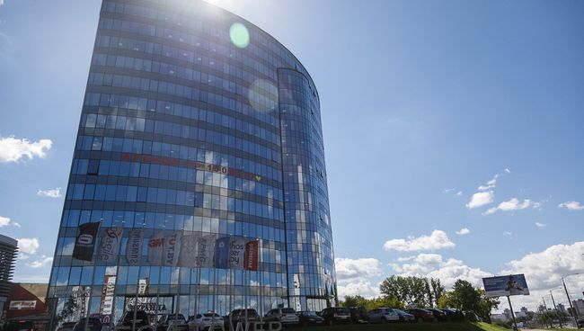 Бизнес-центр Omega Tower на проспекте Дзержинского в Минске, где расположен офис TUT.BY. Архивное фото