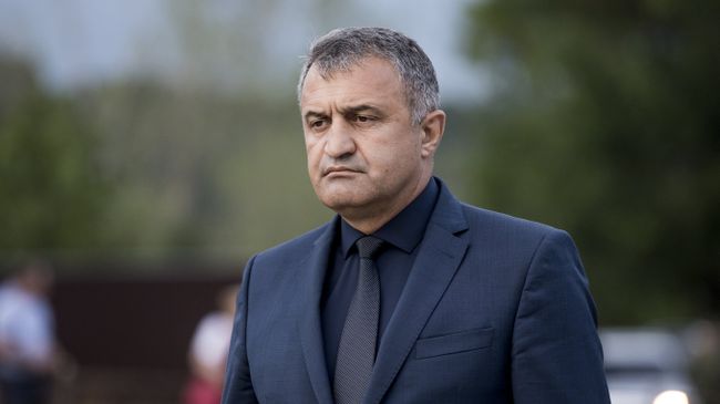 Президент Южной Осетии Анатолий Бибилов на траурных мероприятиях в Южной Осетии в память о погибших в конфликте с Грузией 8-го августа 2008 года Президент Южной Осетии Анатолий Бибилов на траурных мероприятиях в Южной Осетии в память о погибших в конфликте с Грузией 8-го августа 2008 года