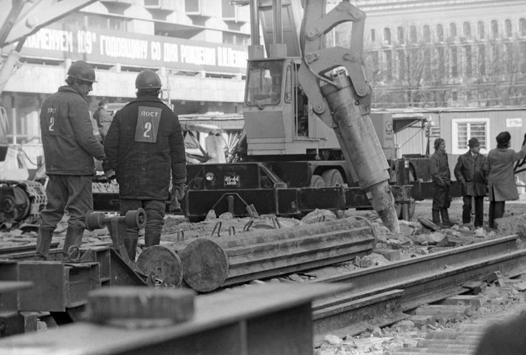 Во время передвижения здания редакции газеты Труд