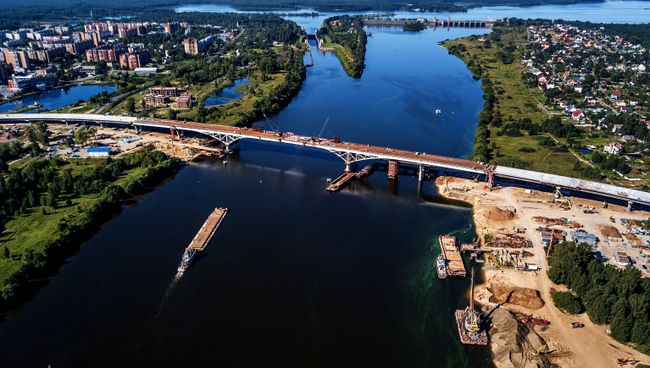 Строительство автомобильного моста через реку Волгу. 9 августа 2018 Строительство автомобильного моста через реку Волгу. 9 августа 2018