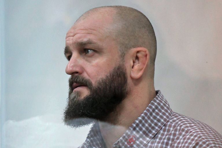Подозреваемый в причастности к убийству бывшего депутата Государственной Думы РФ Дениса Вороненкова Александр Лось в  Шевченковском районном суде Киева. 10 августа 2018