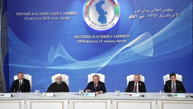 Президент РФ Владимир Путин во время заявления по итогам саммита глав государств-участников V Каспийского саммита в Актау. Архивное фото Президент РФ Владимир Путин во время заявления по итогам саммита глав государств-участников V Каспийского саммита в Актау. Архивное фото