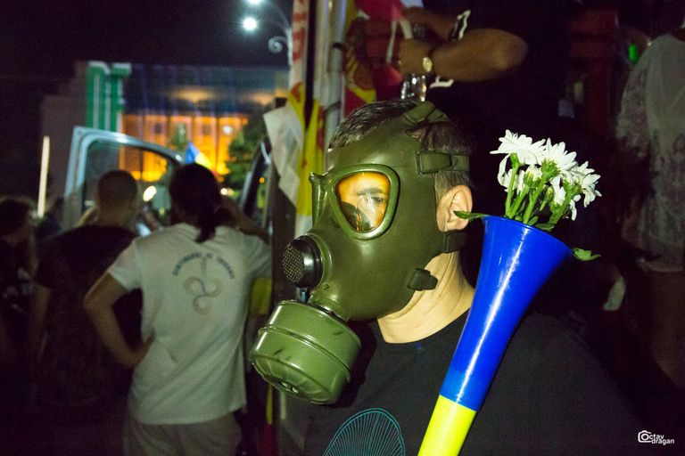 Участник антиправительственного митинга в Бухаресте. 12.08.2018 Участник антиправительственного митинга в Бухаресте. 12.08.2018
