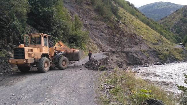 Восстановление поврежденных осадками автомобильных дорог в Дагестане