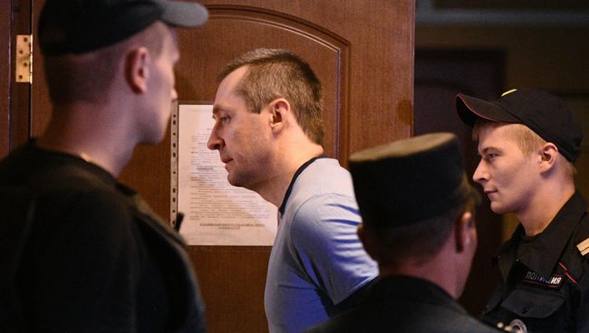 Дмитрий Захарченко в суде Дмитрий Захарченко в суде