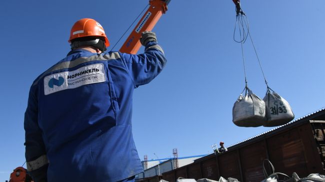 Отправка руды с Быстринского ГОК компании Норникель Отправка руды с Быстринского ГОК компании Норникель