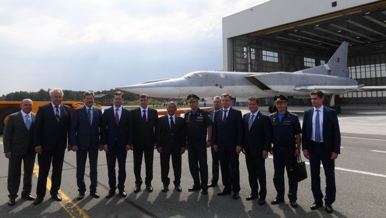 Выкатка российского ракетоносца-бомбардировщика Ту-22М3М в Казани Выкатка российского ракетоносца-бомбардировщика Ту-22М3М в Казани