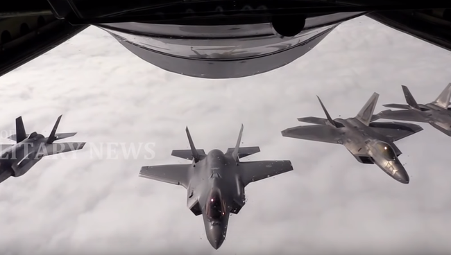 Опубликовано видео воздушного боя F-22 и F-35 Опубликовано видео воздушного боя F-22 и F-35