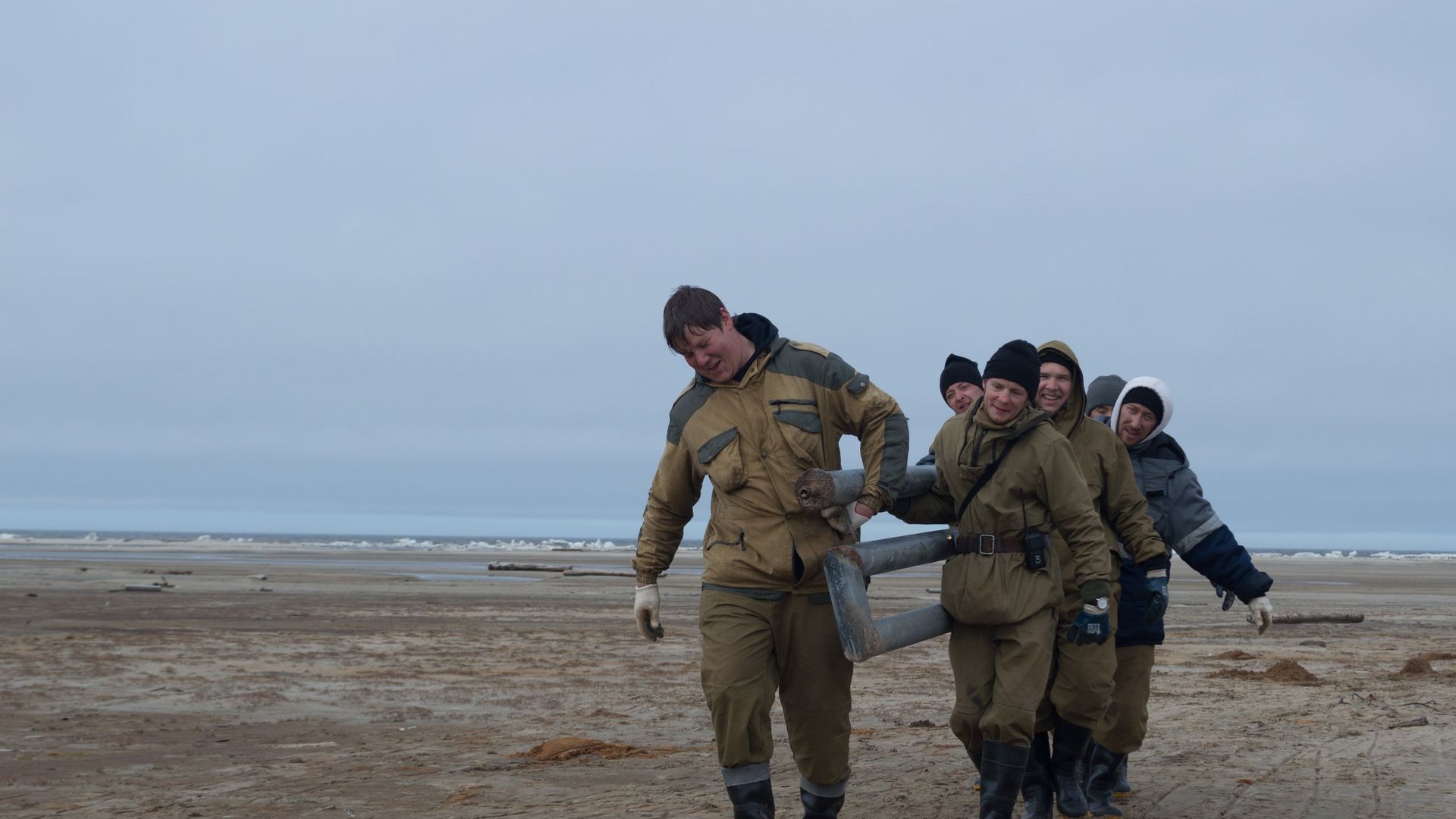 Волонтеры на острове Вилькицкого в Карском море Волонтеры на острове Вилькицкого в Карском море - РИА Новости, 1920, 07.11.2022