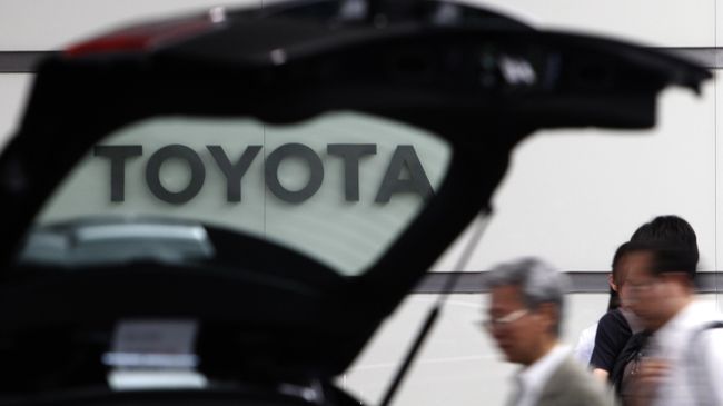 Логотип компании Toyota Логотип компании Toyota
