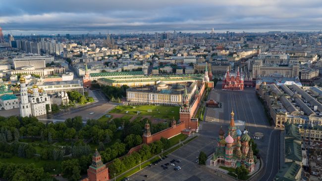 Московский Кремль и храм Василия Блаженного Московский Кремль и храм Василия Блаженного