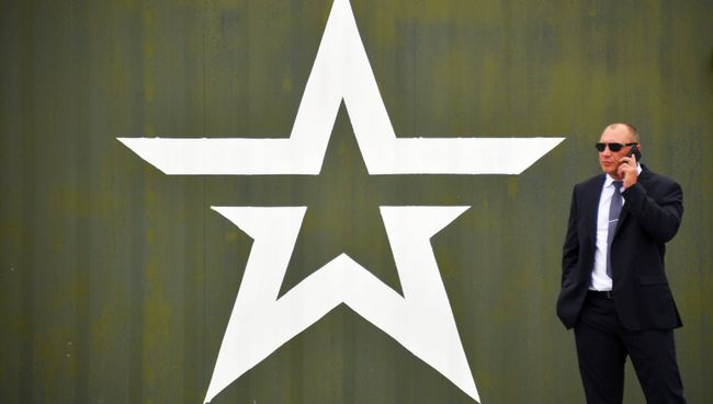 Посетитель на выставке Армия России – завтра в рамках IV Международного военно-технического форума Армия-2018 в Кубинке. Архивное фото Посетитель на выставке Армия России – завтра в рамках IV Международного военно-технического форума Армия-2018 в Кубинке. Архивное фото