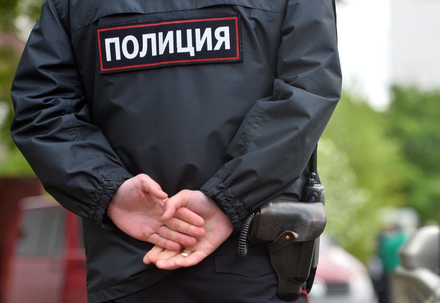 Сотрудник полиции Сотрудник полиции