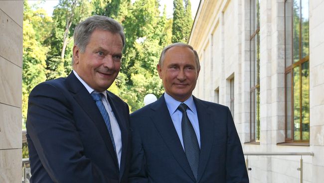 Президент РФ Владимир Путин и президент Финляндской Республики Саули Ниинисте во время встречи. 22 августа 2018 Президент РФ Владимир Путин и президент Финляндской Республики Саули Ниинисте во время встречи. 22 августа 2018
