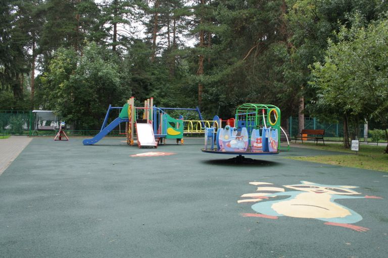 Детская площадка в районе Савелки, сделанная Жилищником Детская площадка в районе Савелки, сделанная Жилищником