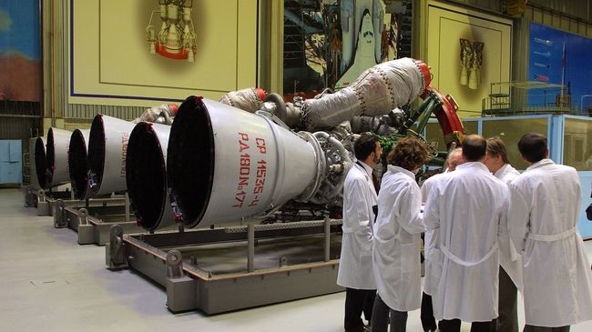 Ракетные двигатели РД-180. Архивное фото Ракетные двигатели РД-180. Архивное фото