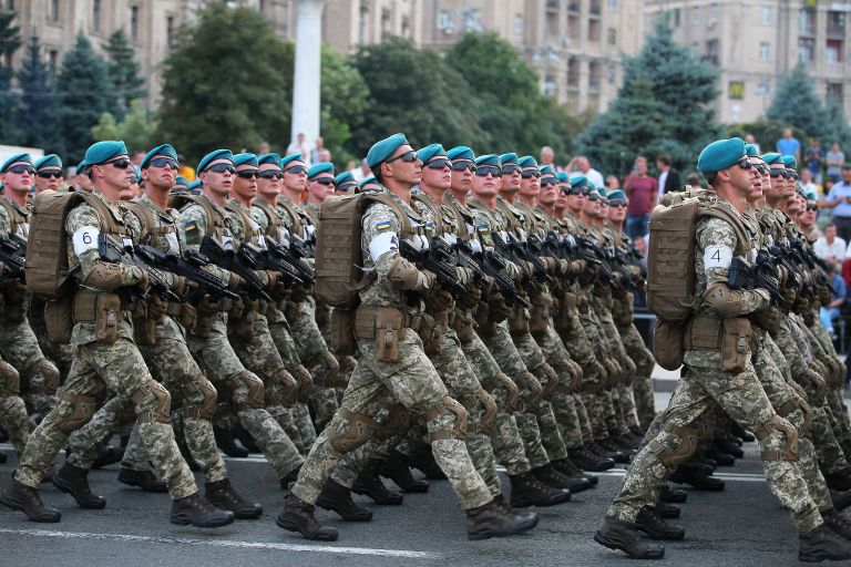 Морские пехотинцы на репетиции военного парада в честь 27-ой годовщины Независимости Украины в центре Киева Морские пехотинцы на репетиции военного парада в честь 27-ой годовщины Независимости Украины в центре Киева