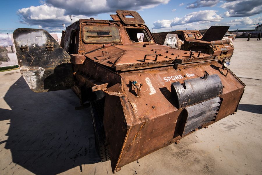 Кустарный «шахид-мобиль» на базе внедорожника Land Cruser Кустарный «шахид-мобиль» на базе внедорожника Land Cruser