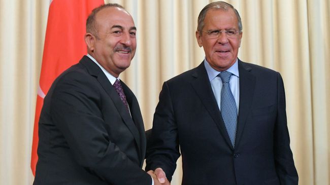 Министр иностранных дел РФ Сергей Лавров и министр иностранных дел Турции Мевлют Чавушоглу Министр иностранных дел РФ Сергей Лавров и министр иностранных дел Турции Мевлют Чавушоглу