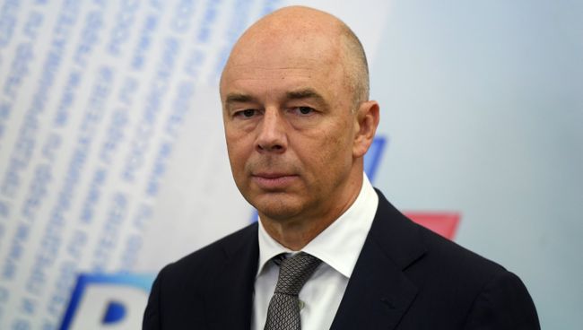 Министр финансов РФ Антон Силуанов во время пресс-подхода по итогам встречи с представителями российского бизнеса. 24 августа 2018 Министр финансов РФ Антон Силуанов во время пресс-подхода по итогам встречи с представителями российского бизнеса. 24 августа 2018