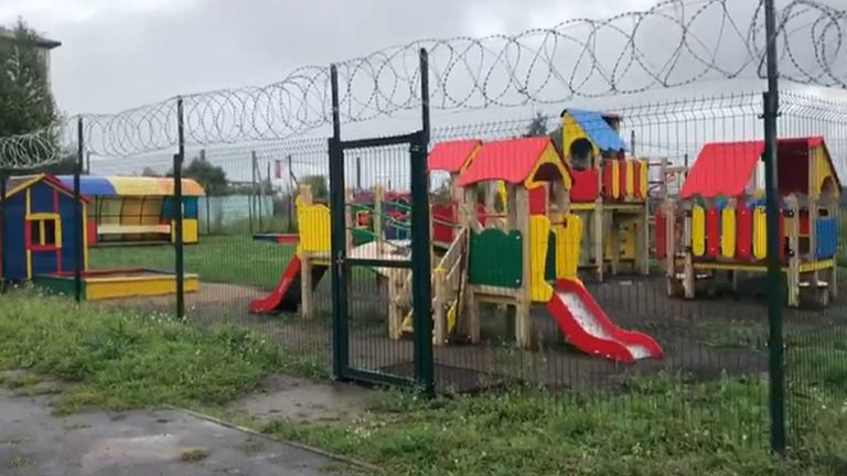 Детская площадка строгого режима, или Защита от вандалов по-омски Детская площадка строгого режима, или Защита от вандалов по-омски