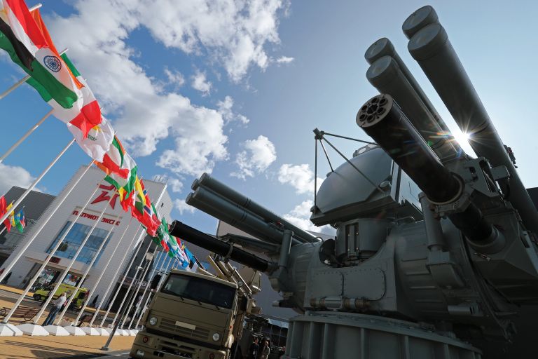 Зенитный ракетно-пушечный комплекс «Панцирь-МЕ» разработки АО «КБП» в экспозиции IV Международного военно-технического форума «Армия-2018» в конгрессно-выставочном центре «Патриот» в Кубинке Зенитный ракетно-пушечный комплекс «Панцирь-МЕ» разработки АО «КБП» в экспозиции IV Международного военно-технического форума «Армия-2018» в конгрессно-выставочном центре «Патриот» в Кубинке