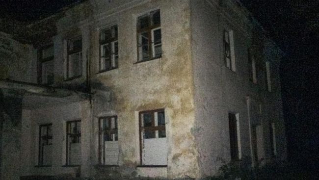 Заброшенный госпиталь во Ржеве, где отравились 10-летние дети Заброшенный госпиталь во Ржеве, где отравились 10-летние дети