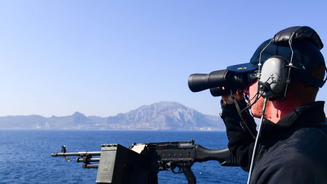 Американский военный на борту корабля ВМС США. Архивное фото