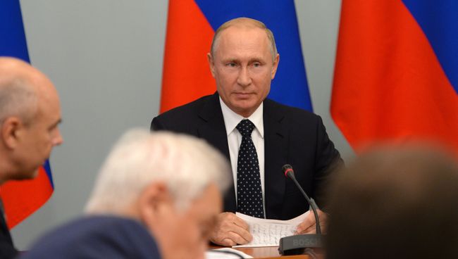 Президент РФ Владимир Путин проводит совещание по социально-экономическим вопросам. 28 августа 2018 Президент РФ Владимир Путин проводит совещание по социально-экономическим вопросам. 28 августа 2018