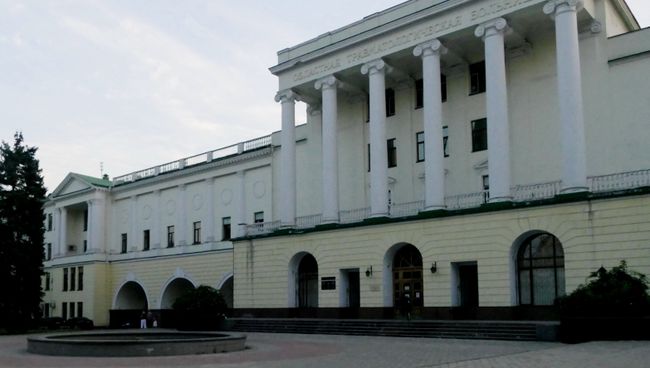 Областная травматологическая больница в Донецке, в которой скончался глава ДНР Александр Захарченко после взрыва в кафе Сепар