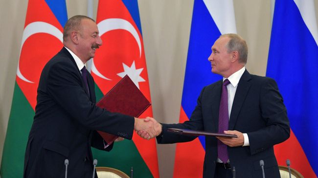 Президент РФ Владимир Путин и президент Азербайджана Ильхам Алиев на церемонии подписания ряда межправительственных и межведомственных документов. 1 сентября 2018 Президент РФ Владимир Путин и президент Азербайджана Ильхам Алиев на церемонии подписания ряда межправительственных и межведомственных документов. 1 сентября 2018