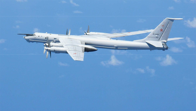 Противолодочный самолет ТУ-142