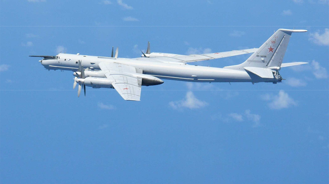 Противолодочный самолет ТУ-142