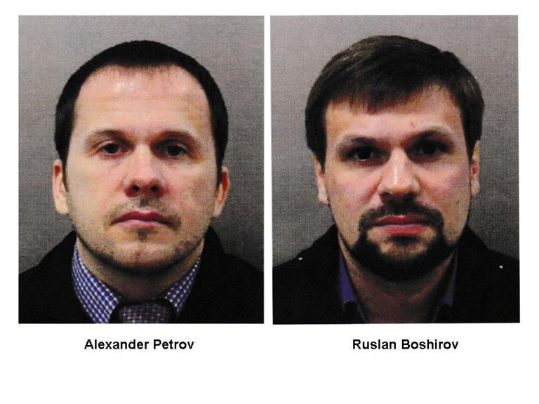 Подозреваемые в попытке убийства Сергея Скрипаля и его дочери Юлии в Солсбери Александр Петров и Руслан Боширов 