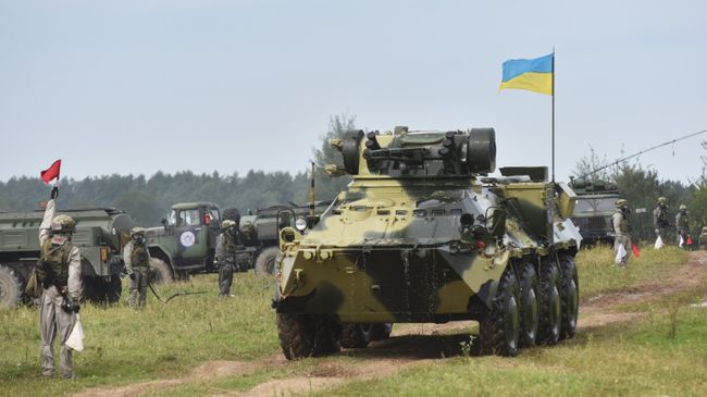 Украинский бронетранспортёр 8х8 БТР-3E1 во время активной фазы военных учений Репид Трайдент - 2018. Архивное фото Украинский бронетранспортёр 8х8 БТР-3E1 во время активной фазы военных учений Репид Трайдент - 2018. Архивное фото