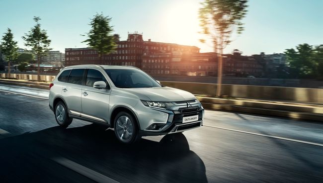 Автомобиль Mitsubishi Outlander. Архивное фото