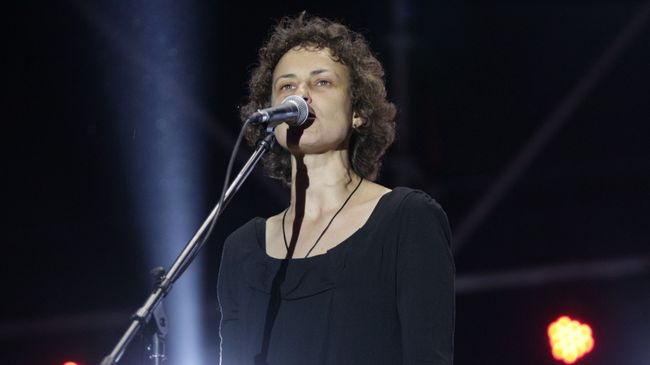 Российская певица Юлия Чичерина выступила в честь 223 годовщины основания Луганска на главной площади города с симфоническим оркестром Луганской академической филармонии Российская певица Юлия Чичерина выступила в честь 223 годовщины основания Луганска на главной площади города с симфоническим оркестром Луганской академической филармонии