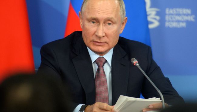 Президент РФ Владимир Путин на ВЭФ. Президент РФ Владимир Путин на ВЭФ.