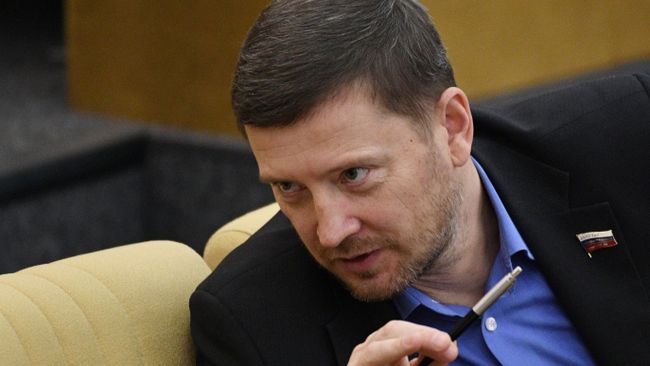 Член комиссии Государственной Думы РФ по вопросам депутатской этики Сергей Иванов на пленарном заседании Государственной Думы РФ. 27 января 2017