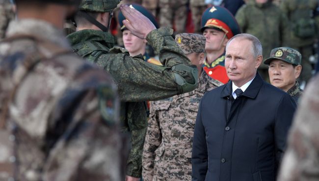 Владимир Путин на полевом смотре войск забайкальского полигона Цугол. 13 сентября 2018 Владимир Путин на полевом смотре войск забайкальского полигона Цугол. 13 сентября 2018