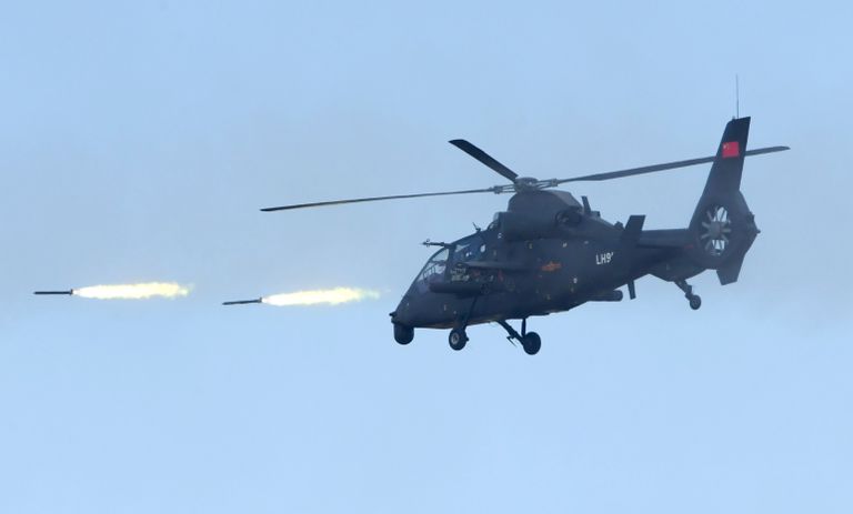 Ударный вертолет Z-19 армии КНР на забайкальском полигоне Цугол, где проходит основной этап военных маневров Восток-2018 Ударный вертолет Z-19 армии КНР на забайкальском полигоне Цугол, где проходит основной этап военных маневров Восток-2018
