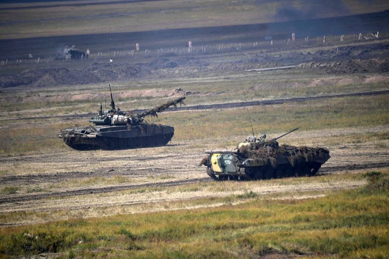 Основной этап военных маневров российских и китайских вооруженных сил Восток-2018 на полигоне Цугол в Забайкальском крае Основной этап военных маневров российских и китайских вооруженных сил Восток-2018 на полигоне Цугол в Забайкальском крае