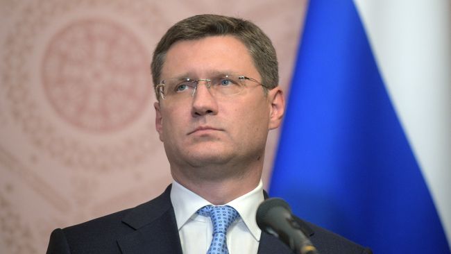 Министр энергетики РФ Александр Новак во время подхода к прессе по итогам встречи в Москве с министром энергетики США Риком Перри. 13 сентября 2018 Министр энергетики РФ Александр Новак во время подхода к прессе по итогам встречи в Москве с министром энергетики США Риком Перри. 13 сентября 2018