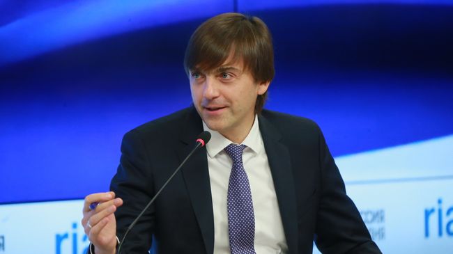 Руководитель Федеральной службы по надзору в сфере образования и науки Сергей Кравцов в пресс-центре МИА Россия сегодня Руководитель Федеральной службы по надзору в сфере образования и науки Сергей Кравцов в пресс-центре МИА Россия сегодня
