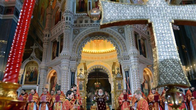 Пасхальное богослужение в храме Христа Спасителя Пасхальное богослужение в храме Христа Спасителя