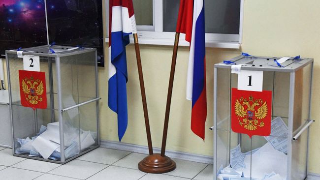 Урны с бюллетенями на избирательном участке во Владивостоке, где проходит второй тур выборов губернатора Приморского края. 16 сентября 2018 Урны с бюллетенями на избирательном участке во Владивостоке, где проходит второй тур выборов губернатора Приморского края. 16 сентября 2018